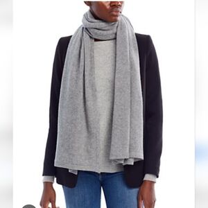 198$ C by Bloomingdale's Cashmere Travel Shawl Wrap Size One Gray Color